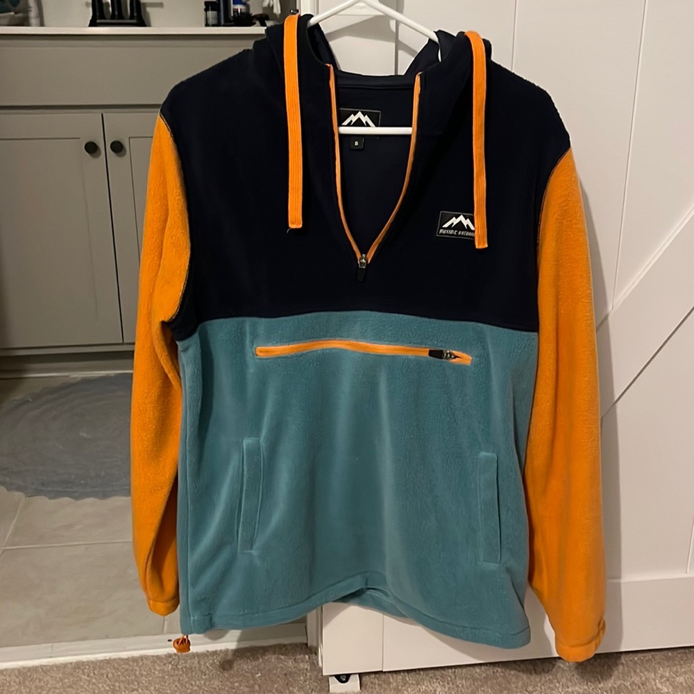 Massive Outdoor Fleece Pullover